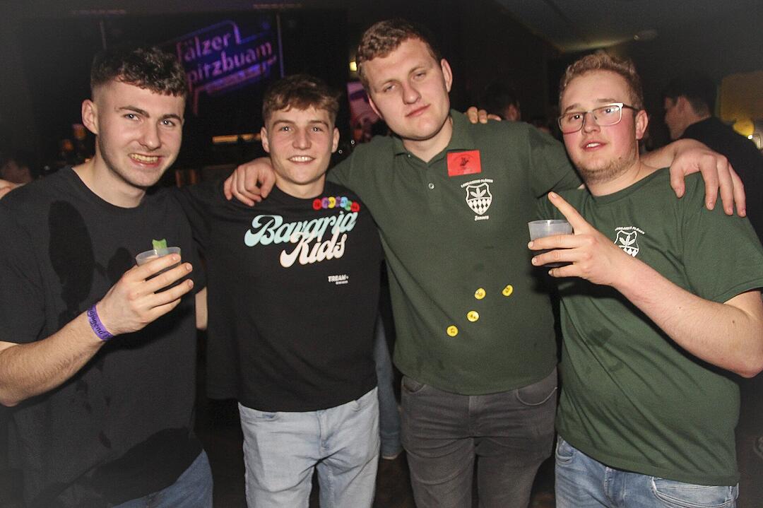 Es spielte die Band "Stoapfälzer-Spitzbuam".