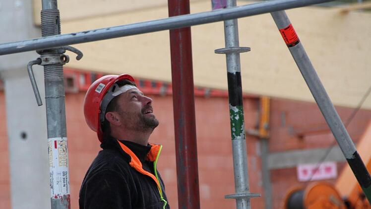 Auf der Baustelle für den neuen Markt in der Kissinger Straße geht es vor.an. Foto: Ulrike Müller
