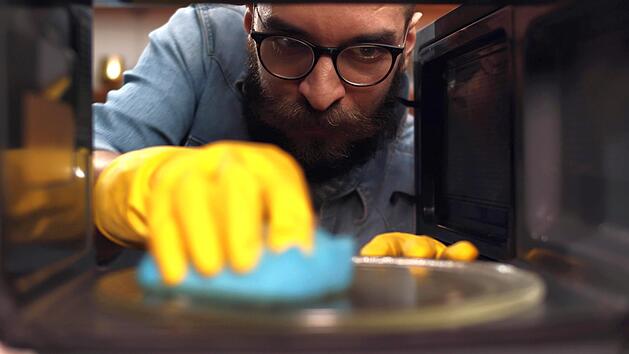 Backofen reinigen, putzen, Küchenarbeit, Haushalt, Frühjahrsputz