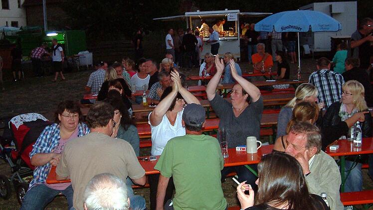 Beim Limbacher Flößerfest herrschte überall Fröhlichkeit und gute Laune