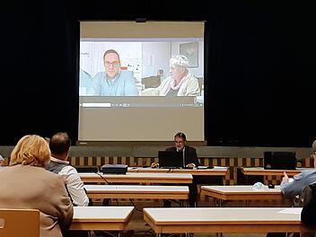 Per Videokonferenz konnten Andreas Hamper und Eva-Maria Müller bei der Gemeinderatssitzung in Steinwiesen dabei sein und das Gremium informieren. Susanne Deuerling