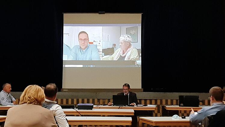 Per Videokonferenz konnten Andreas Hamper und Eva-Maria Müller bei der Gemeinderatssitzung in Steinwiesen dabei sein und das Gremium informieren. Susanne Deuerling