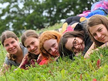Jugendcamps (Archivbild) fielen 2020 in der gewohnten Form aus, Jugendräume sind geschlossen, ehrenamtliche Träger und Betreuer sind der Pandemie nicht gewachsen: Die Stadt Hammelburg baut dieses Jahr eine eigene Jugendarbeit mit 1,75 Stellen auf.Christian Fenn/Archiv