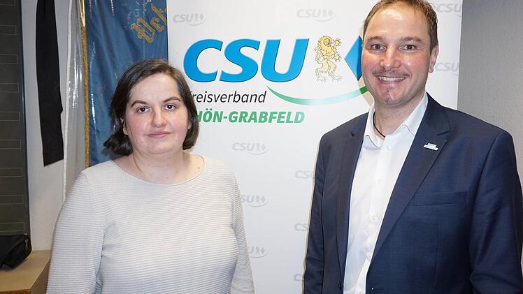 Sonja Reubelt und Roland Bühner bewerben sich um das Amt des ersten Bürgermeisters in der Gemeinde Sandberg. Foto: Marion Eckert