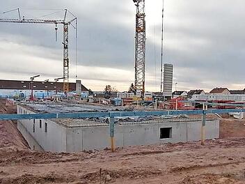 Auf dem Gel&auml;nde des ehemaligen Betonwerks Hemmerlein in Neunkirchen am Brand werden die ersten H&auml;user gebaut.