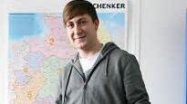Surft nicht nur im Internet: Maximilian Eichhorn bei der Arbeit.