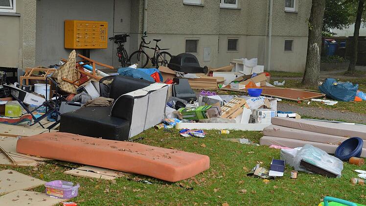 Solche Bilder sollen der Vergangenheit angehören: Sperrmüll-Chaos in Bamberg. Foto: Ronald Rinklef