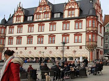 Endlich wieder den Cappuccino im Freien genie&szlig;en...Foto: Ulrike Nauer