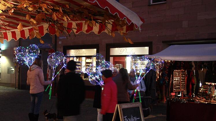 Impressionen vom Auftakt der Martini-Kirchweih    Foto: Richard Sänger