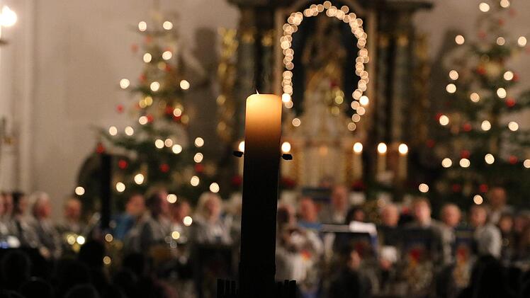 Impressionen vom Weihnachtskonzert in Oberbach. Foto: Sebastian Schmitt