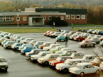 Kurz nach dem Fall der Grenz:  Trabantenstadt Oerlenbach. Bei Grenzschutz und Bundeswehr in Hammelburg fanden viele Flüchtlinge Aufnahme.