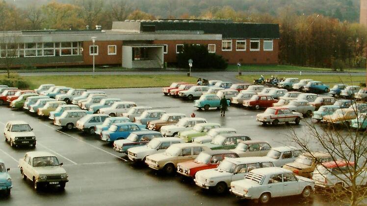 Kurz nach dem Fall der Grenz:  Trabantenstadt Oerlenbach. Bei Grenzschutz und Bundeswehr in Hammelburg fanden viele Flüchtlinge Aufnahme.
