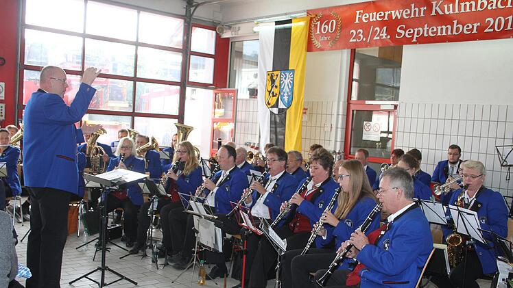 Die Stadtkapelle Kulmbach spielte beim Jubiläum der Freiwilligen Feuerwehr Kulmbach und sorgte für beste Stimmung.Sonny Adam