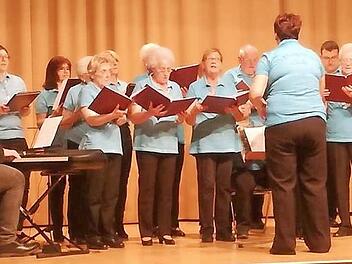 Der Gesangverein Wallenfels animierte die Besucher im "Kulti" zum Mitsingen. Foto: privat