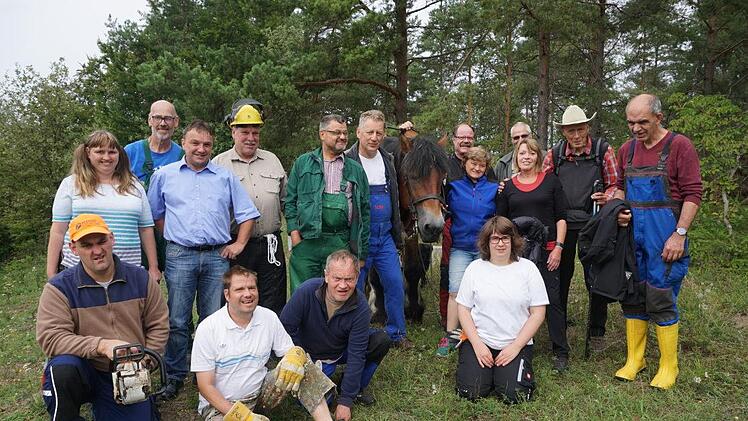 Die   SOS-Kinderdorf-Gruppe aus Hohenroth bei Rieneck war auch in diesem  Jahr wieder zu einem Arbeitseinsatz in der Rhön. Foto: Marion Eckert