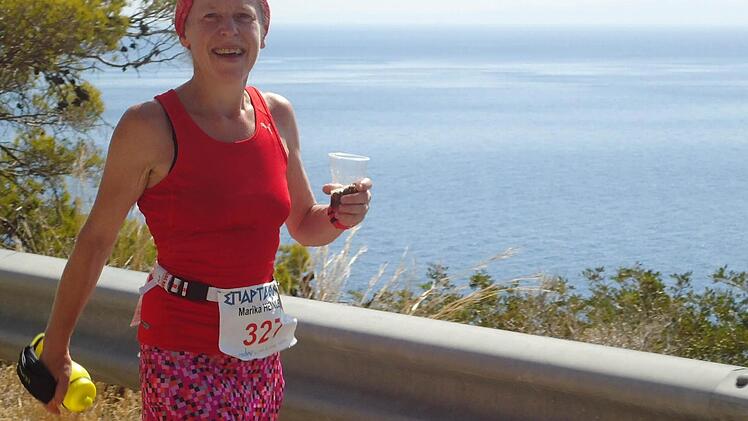 Beste Aussichten am Meer: Marika Heinlein hat ihr Herz an den Spartathlon in Griechenland verloren. Foto: Christiane Kaup