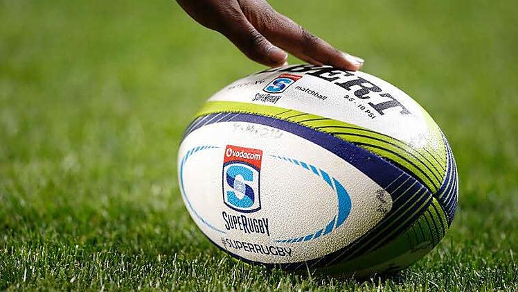 Der besondere YouCo-Auftakt: eine Mitmachaktion von den jungen Coburger Rugby-Spielern  Foto: dpa