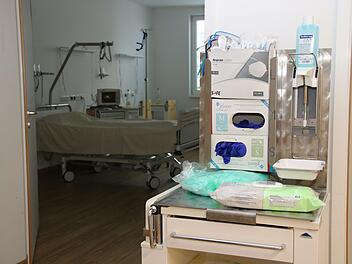 Das Klinikum hat sich mit einer Isolierstation auf stationär behandlungsbedürftige Covid-Patienten eingestellt.Dagmar Besand