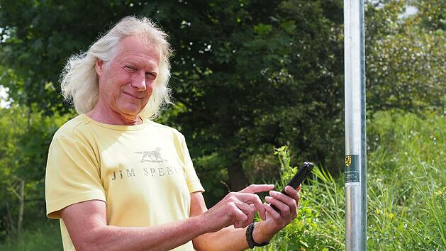 Wolfgang Zarske kümmert sich als Wegewart unter anderem um den Natur-Erlebnispfad bei Fürth am Berg.  