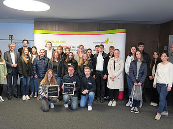 Lauf a. d. Pegnitz: Im Landratsamt arbeiten? Praktikumstag zeigt Jugendlichen Ausbildungsrichtungen Lauf a. d. Pegnitz: Im Landratsamt arbeiten? Praktikumstag zeigt Jugendlichen Ausbildungsrichtungen