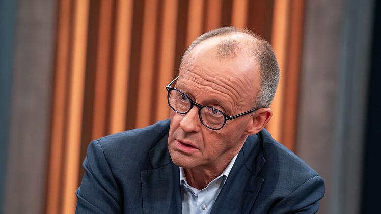 Freut sich auf die Fu&szlig;ball-WM und &uuml;ber den Schalke-Aufstieg: Auch das durfte Friedrich Merz im Ersten loswerden.
