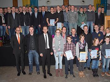 Nicht weniger als 50 Spitzensportler aus dem Stadtgebiet waren beim Neujahrsempfang der Stadt Lichtenfels zu ehren.  Fotos: Klaus Gagel