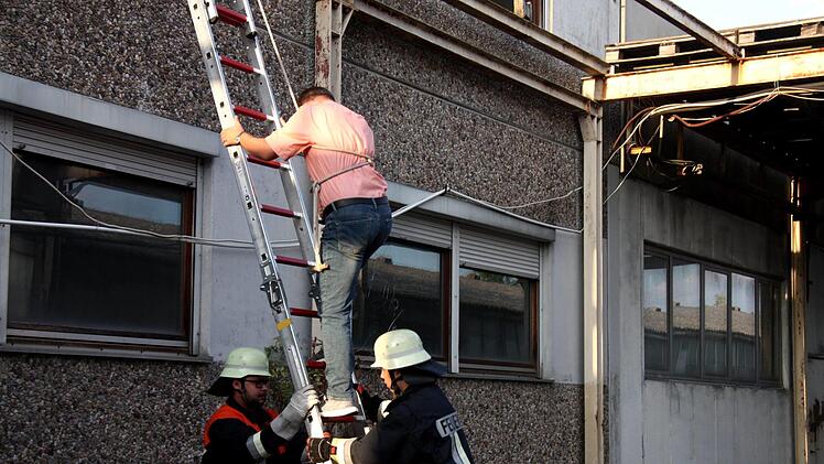 Szenen unangekündigten Übung der Feuerwehren Weisendorf und Großenseebach am Donnerstag, 20. September. Foto: Richard Sänger