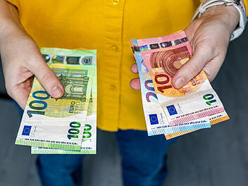 Geld, Euro, Steuern, Gesundheitsreform, Kosten