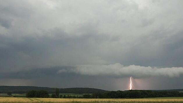 Blitze zuckten &uuml;ber dem Obermaintal. Foto: Fricke/NEWS 5