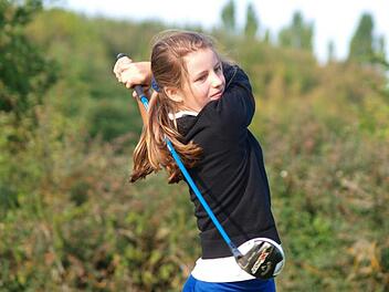 Luisa Deutzmann vom Golfclub Maria Bildhausen geht bei den Deutschen Meisterschaften (Altersklasse 14) an den Start.