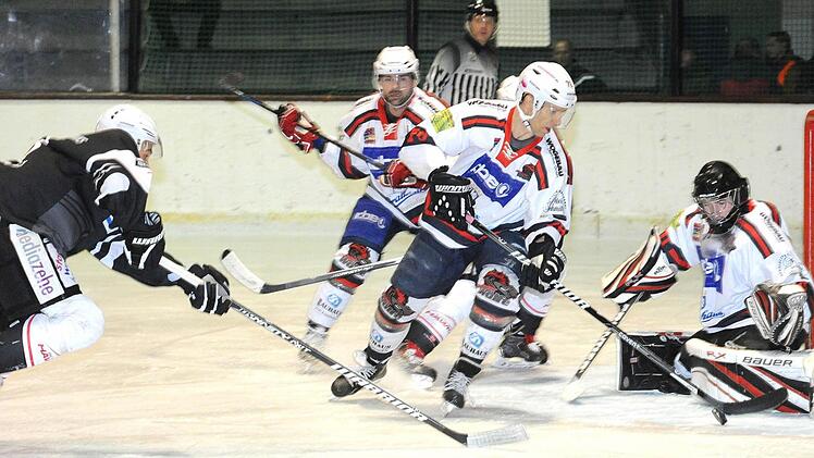 Derbyzeit: Szene aus dem Spiel der Kissinger Wölfe gegen den ESC Haßfurt. Foto: Hopf