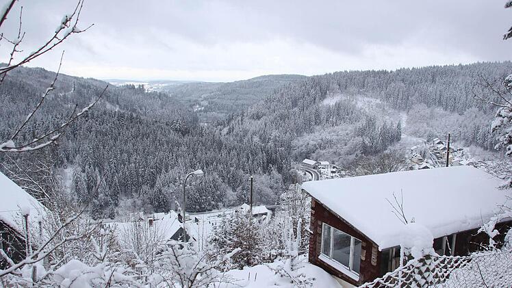 Blick vom alten Schulhaus ins Kronachtal  Foto: Friedwald Schedel
