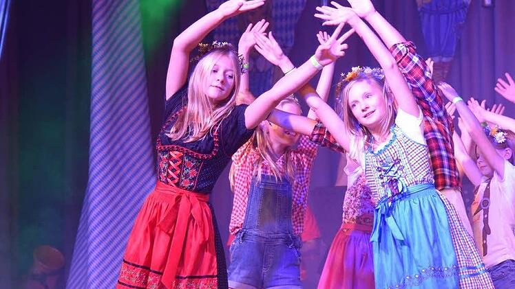 Die Kindertanzgruppe "Crazy Girls" aus Gauerstadt gab ihr Debüt. Foto: Gabi Arnold