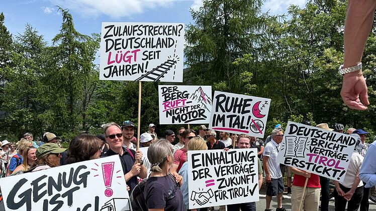 Demonstration und Totalsperre auf Brennerautobahn