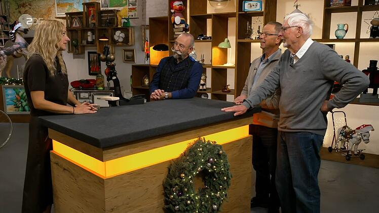 Die Handbohrmaschine aus der Zeit nach 1904 schätzte Annika Raßbach auf 80 bis 100 Euro. Liza Kielon bezahlte 120 Euro.