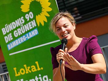 Die Spitzenkandidatin von Bündnis 90/Die Grünen in Bayern, Katharina Schulze, war am Mittwoch in Hallstadt zu Gast.   Foto: Matthias Hoch