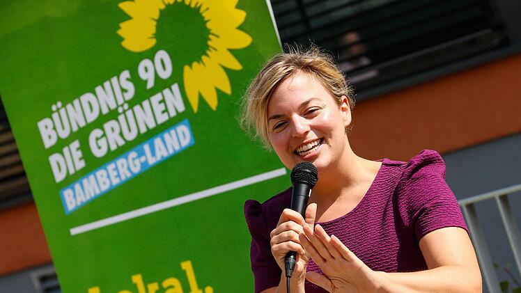 Die Spitzenkandidatin von Bündnis 90/Die Grünen in Bayern, Katharina Schulze, war am Mittwoch in Hallstadt zu Gast.   Foto: Matthias Hoch