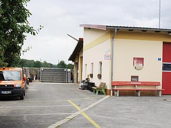 Einige Verbesserungen im und am Bauhofgebäude werden demnächst erledigt.  Foto: Roland Dietz