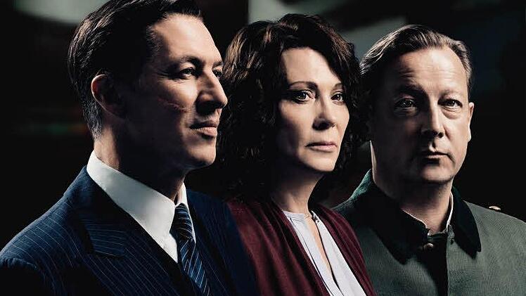 Tobias Moretti, Iris Berben und Matthias Brandt (von links) sind die Stars des Films "Das Zeugenhaus", der am 24. November im ZDF gesendet wird. Foto: ZDF/Mathias Bothor c/o Gunda Patzke