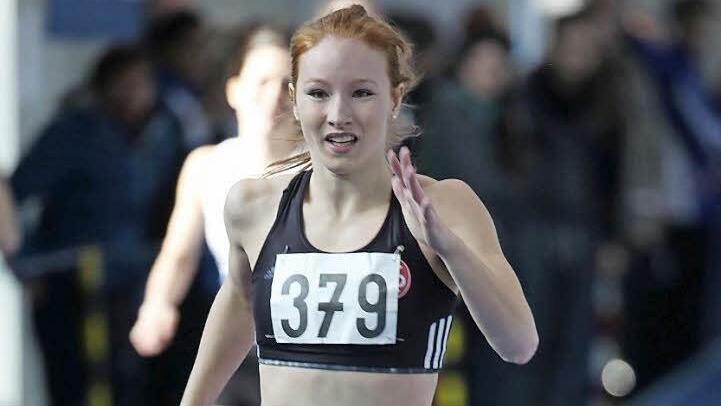 Die schnellste Frau in Bayern über 200 Meter: Tina Vetter (24) aus Coburg, die viele Jahre für den LAV Neustadt startete und seit 1. Januar 2017 das Trikot des 1. FC Passau trägt. Foto: Theo Kiefner