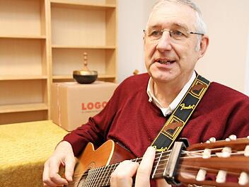 Joachim Pennig musiziert nicht nur leidenschaftlich gerne, er schreibt jetzt auch Bücher. Foto: Heike Beudert/Archiv