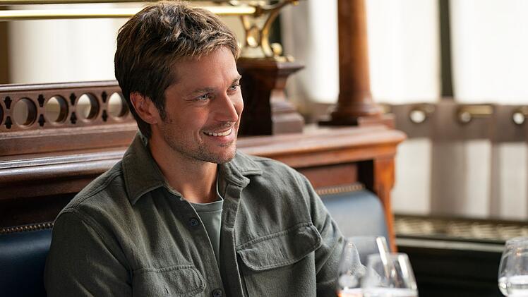 Fans k&ouml;nnen sich freuen! Auch On-Off-Lover Gabriel (Lucas Bravo) wird Teil der neuen Staffel sein.