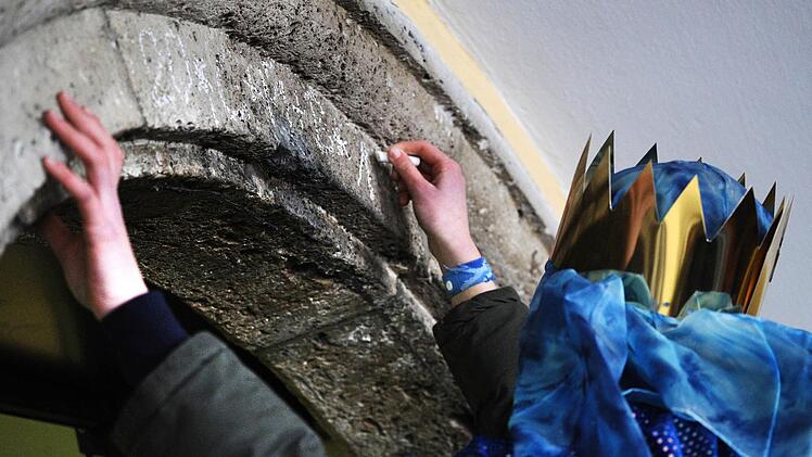 In Bad Staffelstein werden noch Sternsinger gesucht; eine Tour ist derzeit noch unbesetzt. Foto: dpa Angelika Warmuth