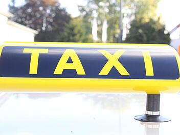 Die Preise müssen steigen, sagen die Taxifahrer. Foto: Jürgen Gärtner