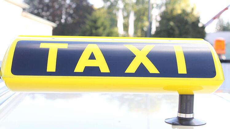 Die Preise müssen steigen, sagen die Taxifahrer. Foto: Jürgen Gärtner