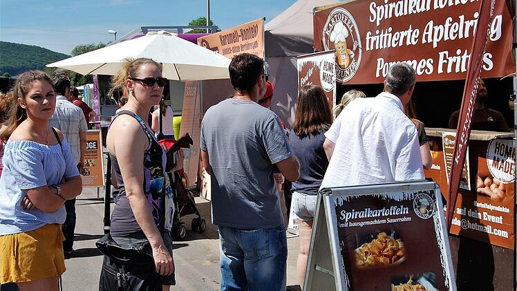 Verschiedenes aus frischen Kartoffeln gab es bei den Schweinfurter Kartoffelfreunden. Foto: Sigismund von Dobschütz