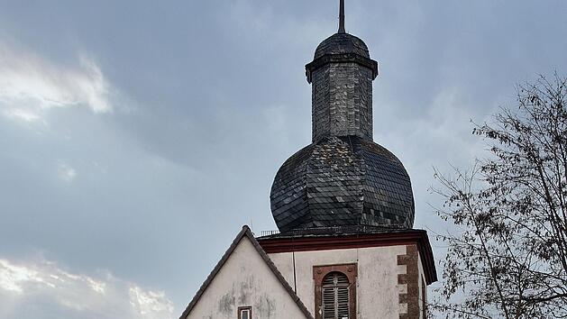 Die evangelisch-lutherische Kirche in Volkershausen soll au&szlig;en renoviert werden. Der Marktgemeinderat genehmigte daf&uuml;r einen Zuschuss in H&ouml;he von rund 2000 Euro. Foto: Dieter Britz