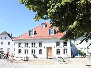 Am Dienstag entstand dieses Aufnahme, als mit Hochdruck auf die Einweihungsfeier hingearbeitet wurde. Fotos: Ramona Popp