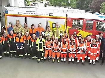 30 angehende Feuerwehrfrauen und -m&auml;nner haben den ersten Teil der Modularen Truppmannausbildung in Weilersbach erfolgreich abgeschlossen.