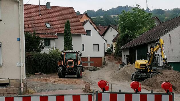 Noch finden in diesem Bereich Riedenbergs umfangreiche Bauarbeiten statt. Doch schon bald soll hier ein weiterer sch&ouml;ner Platz entstehen, der auch zum Verweilen einl&auml;dt. Foto: Evelyn Schneider